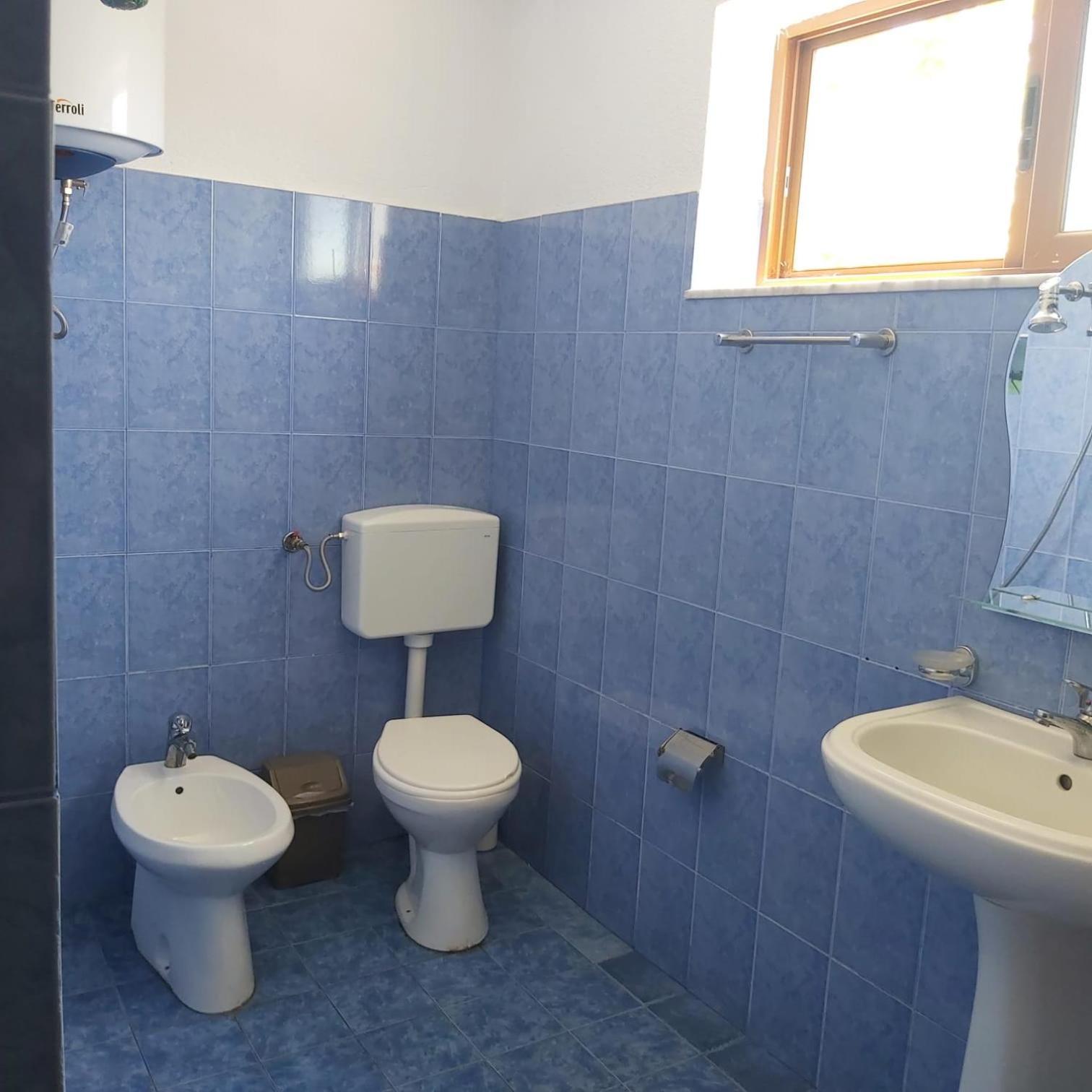 Guest House Pogradeci Екстер'єр фото