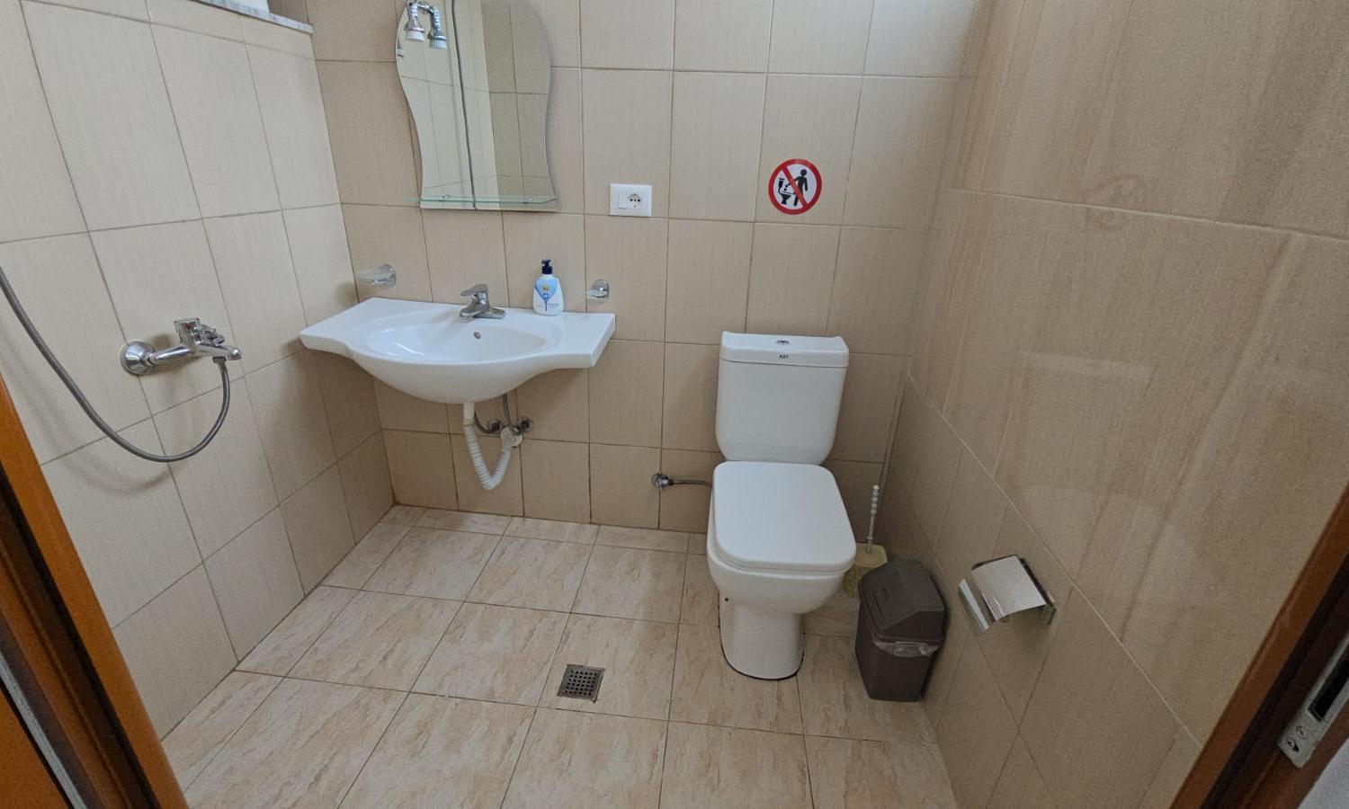 Guest House Pogradeci Екстер'єр фото
