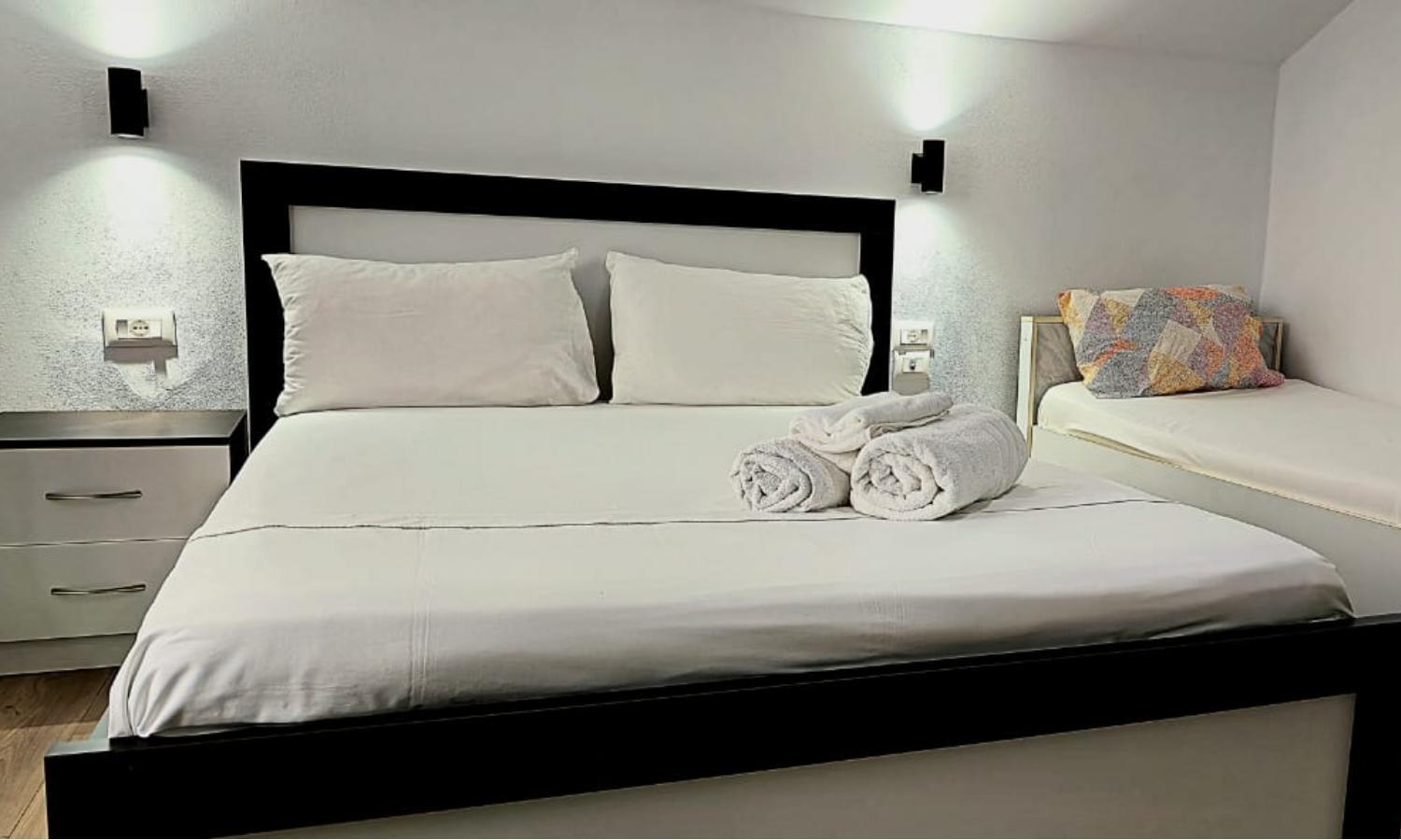 Guest House Pogradeci Екстер'єр фото