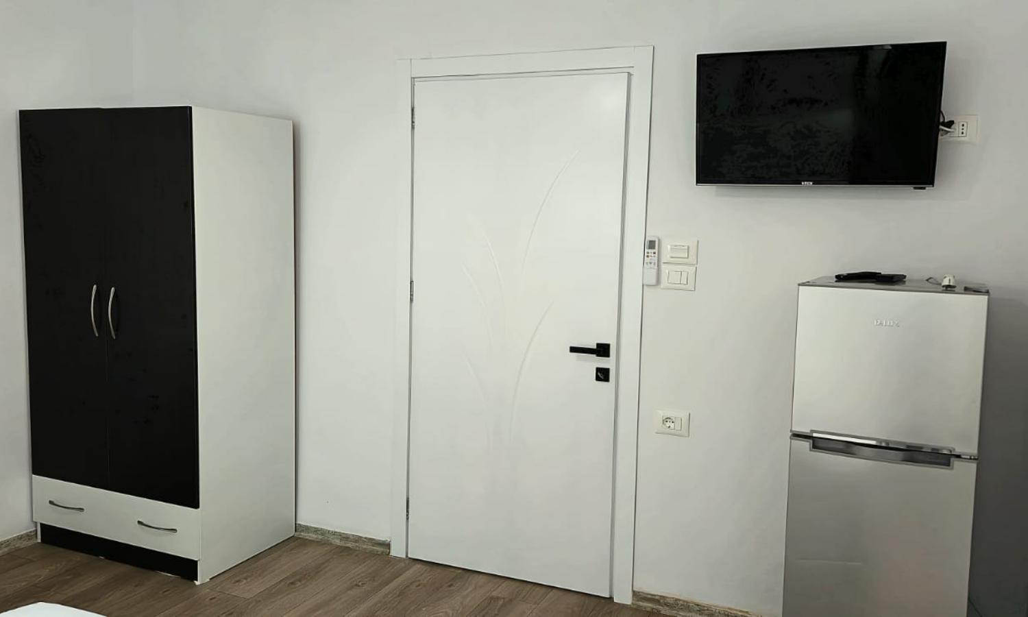 Guest House Pogradeci Екстер'єр фото